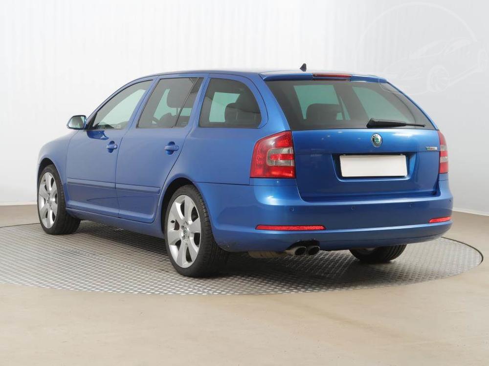 koda Octavia RS 2.0 TDI, Automatick klima