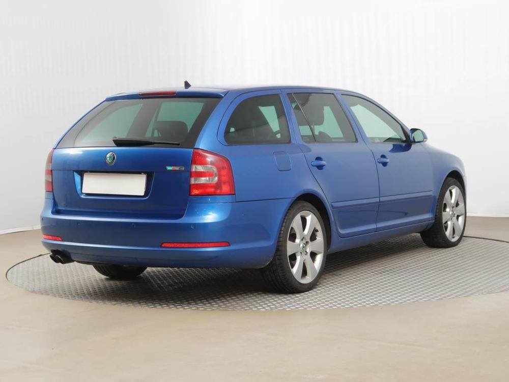 koda Octavia RS 2.0 TDI, Automatick klima