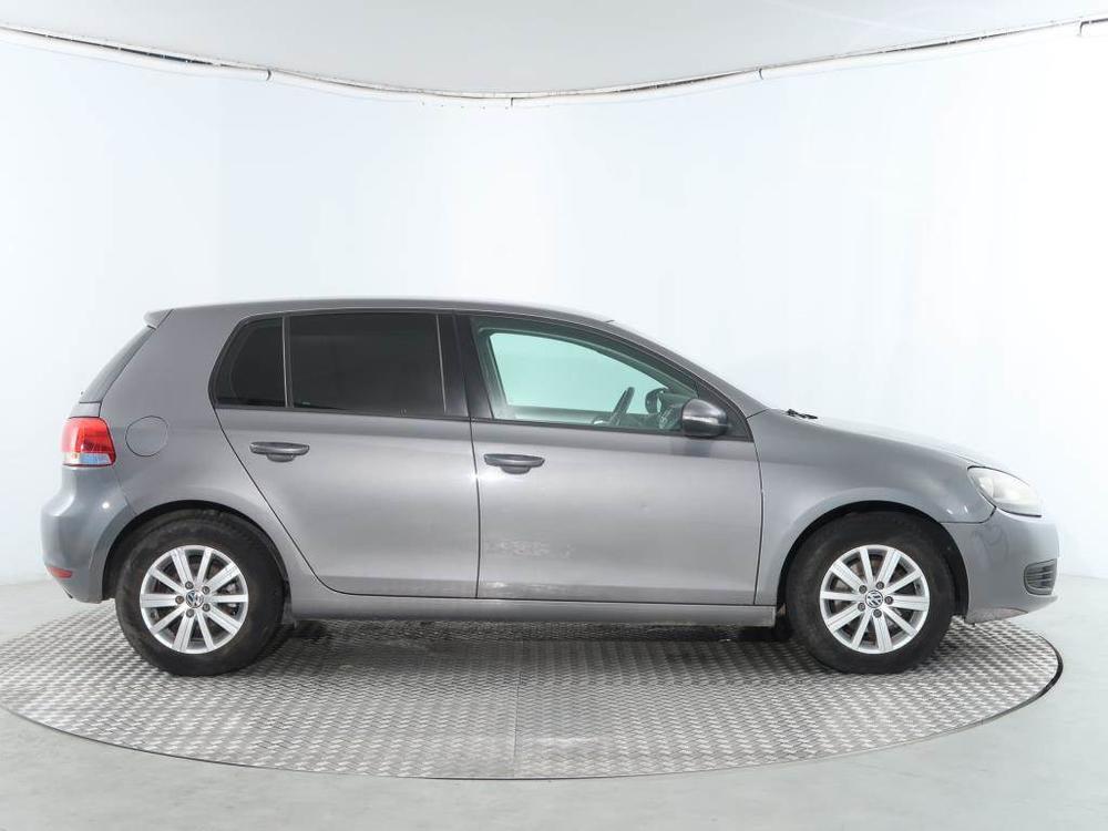 Volkswagen Golf 1.6 TDI, Automatick klima