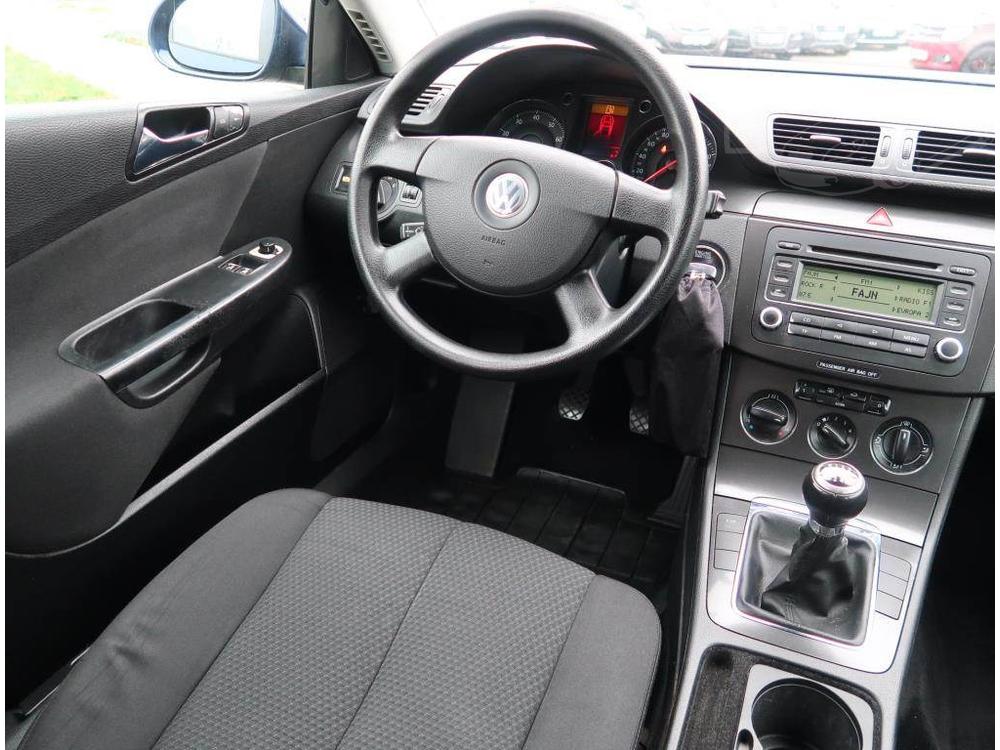 Volkswagen Passat 1.6 FSI, Tempomat