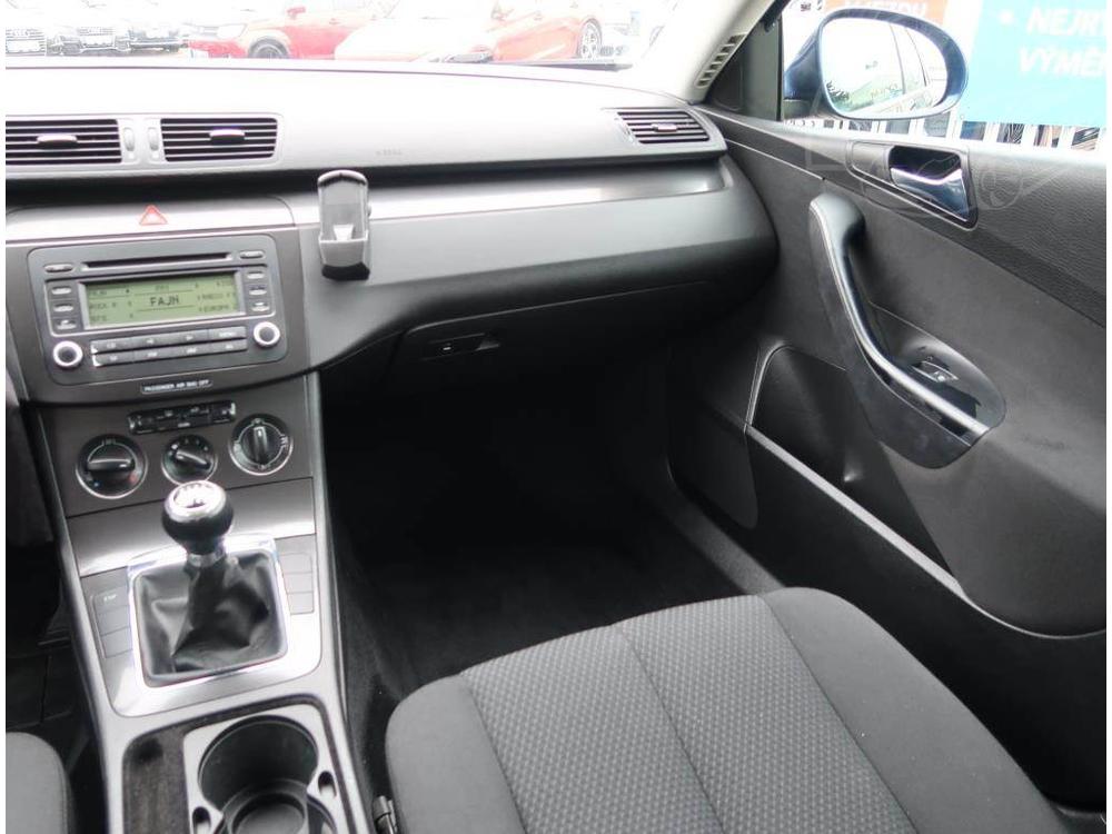 Volkswagen Passat 1.6 FSI, Tempomat