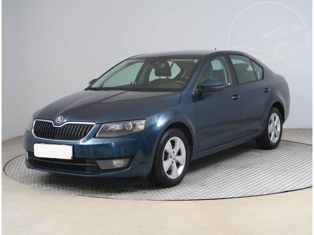 koda Octavia 1.6 TDI, R,2.maj, Xenony