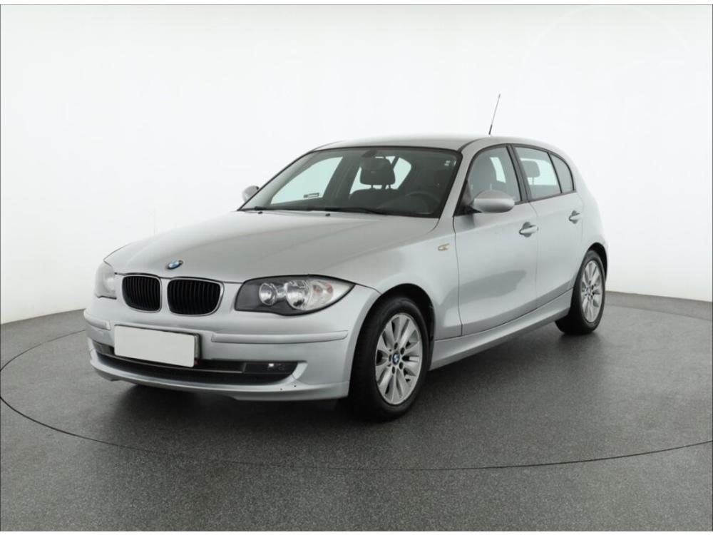 BMW 118 118i, Automat, Serv.kniha