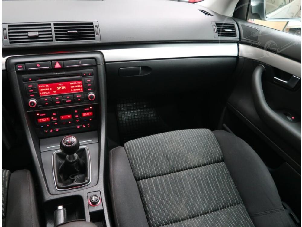 Audi A4 2.0 TDI, Serv.kniha, Tan