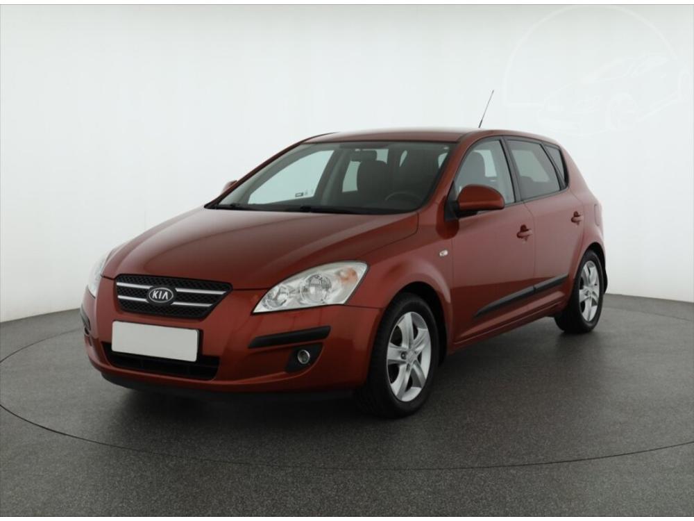 Kia Ceed 1.4 CVVT, Serv.kniha, po STK