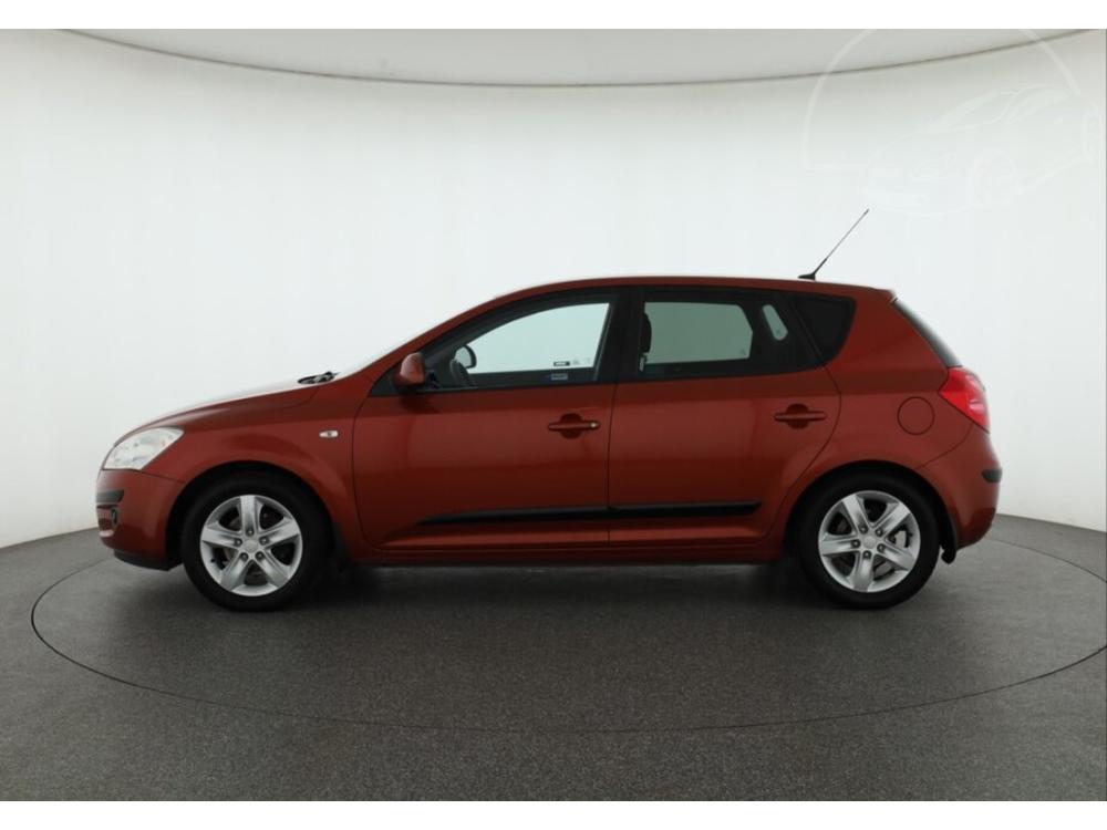 Kia Ceed 1.4 CVVT, Serv.kniha, po STK