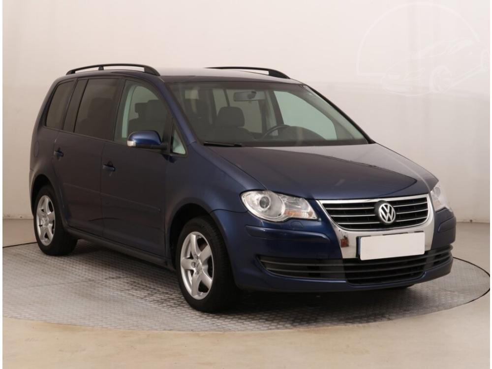 Prodm Volkswagen Touran 1.9 TDI, Automatick klima