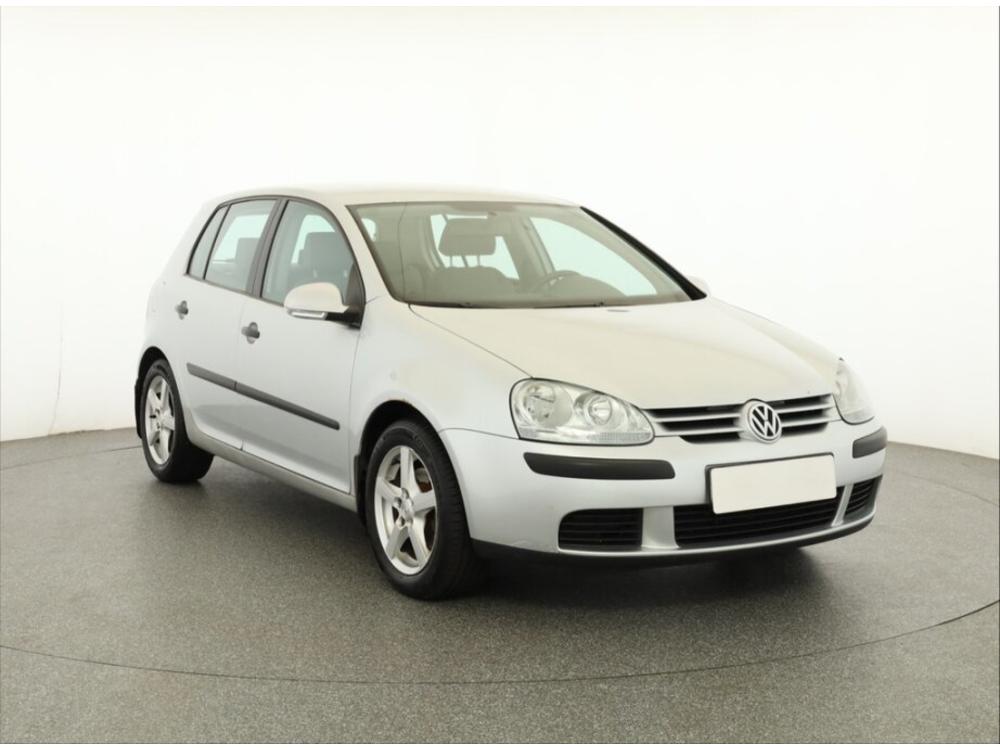 Prodm Volkswagen Golf 1.6 FSI, po STK