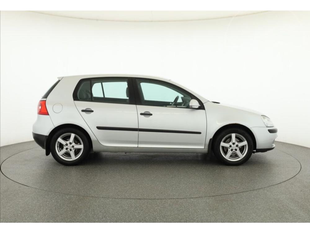 Volkswagen Golf 1.6 FSI, po STK