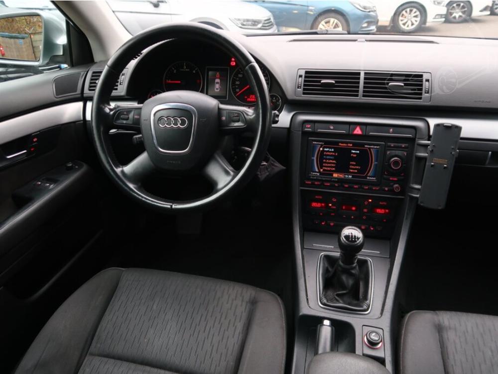 Audi A4 2.0 TDI, Automatick klima