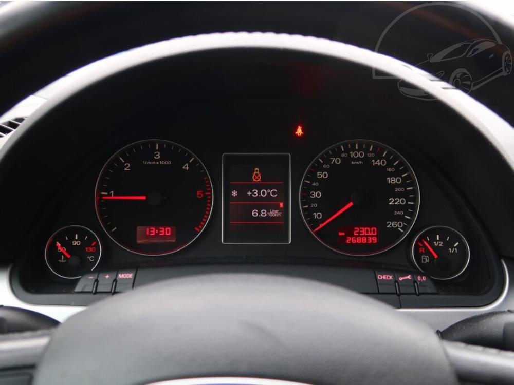 Audi A4 2.0 TDI, Automatick klima