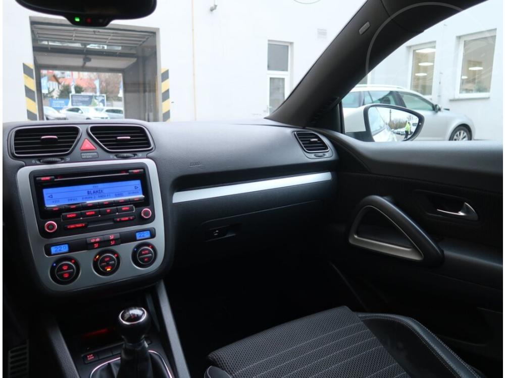 Volkswagen Scirocco 2.0 TDI, Koen sedaky