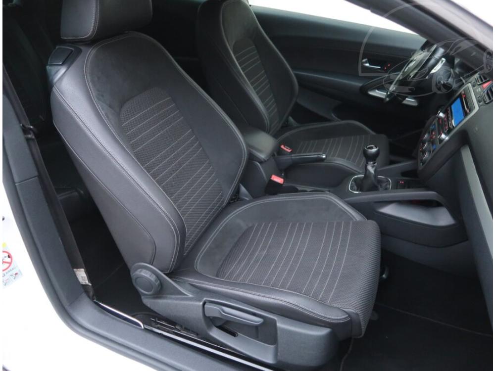 Volkswagen Scirocco 2.0 TDI, Koen sedaky