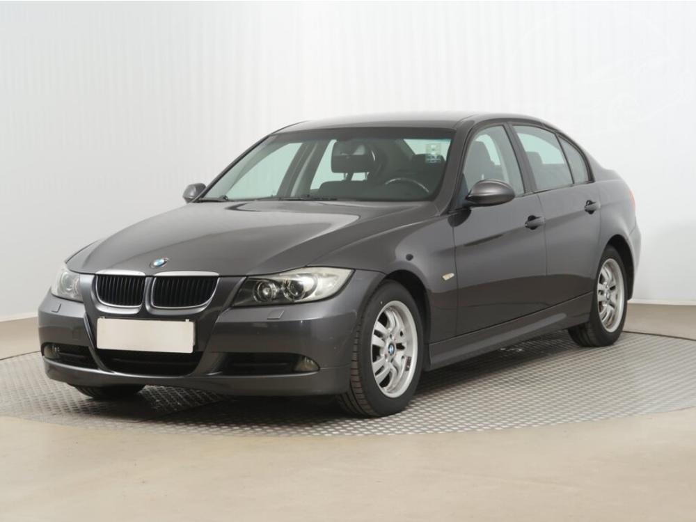 BMW 320 320 d, Xenony