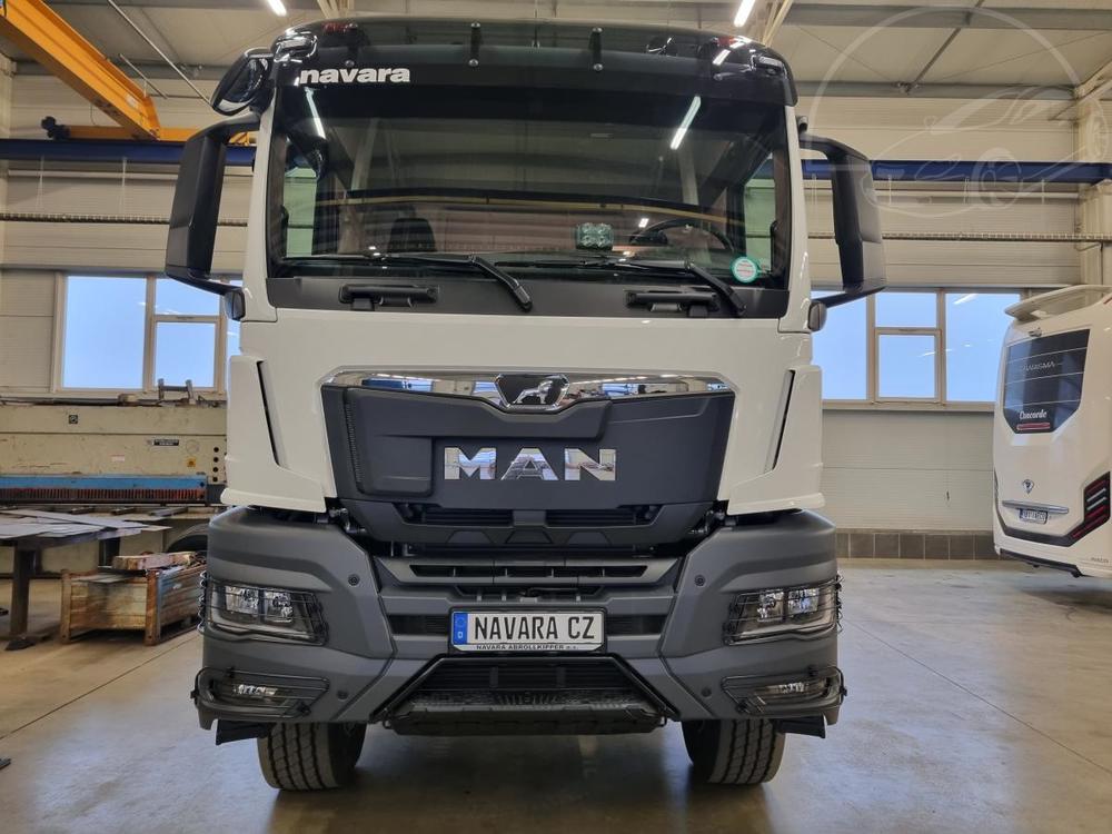 MAN TGS 41.520 8x4 SKLOPKA S RUKOU