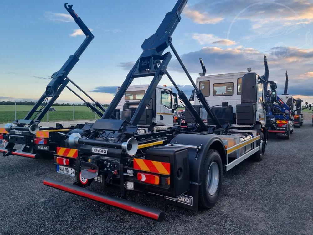 Iveco 160 E25 KONTEJNER 10T