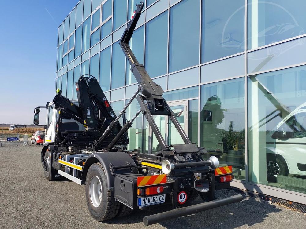 Iveco 180 E28 KONTEJNER+HIAB 138