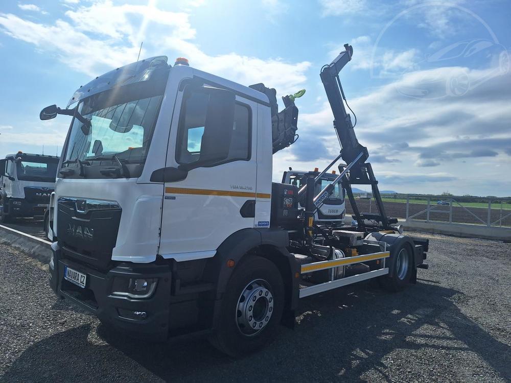 MAN  18.290 HIAB 102 KONTEJNER 10 T