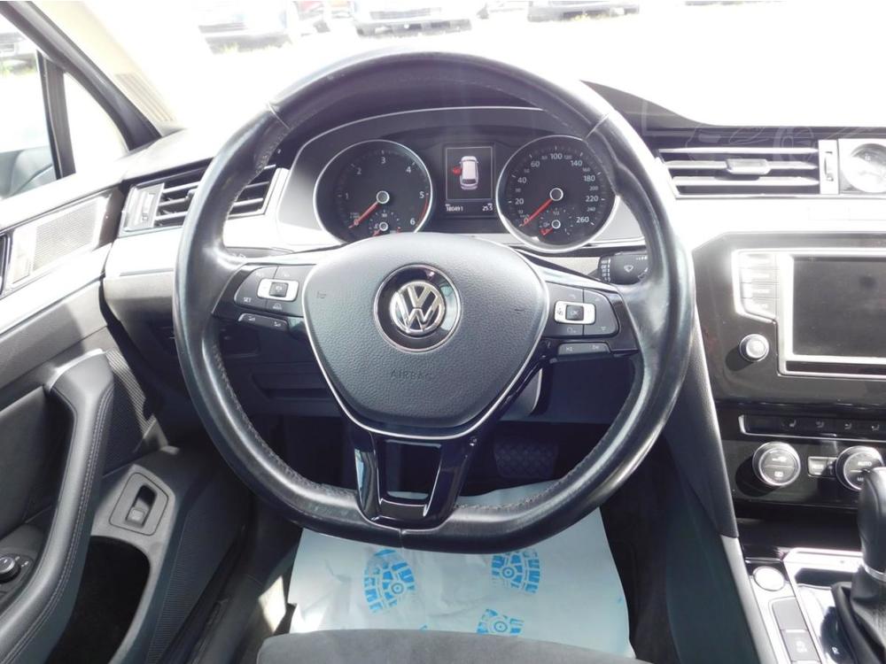 Volkswagen Passat 2.0 TDi DSG 4x4 R 1.MAJITEL