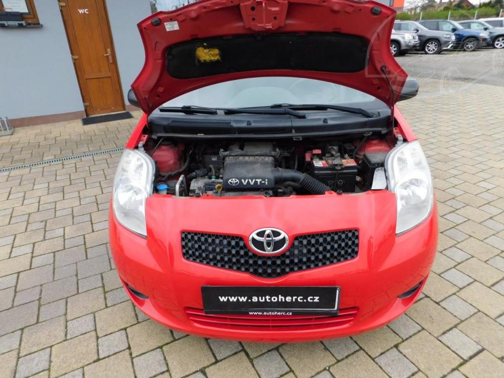 Toyota Yaris 1.3 i R