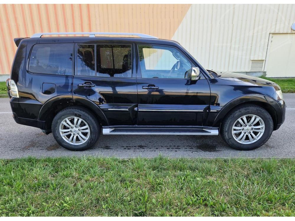 Mitsubishi Pajero 3,2 DI-D INSTYLE PLUS AT 5DV