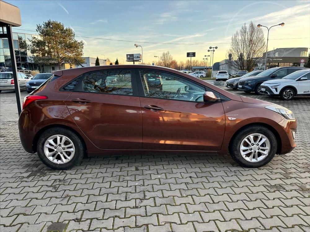 Hyundai i30 1,4 i CVVT Trikolor