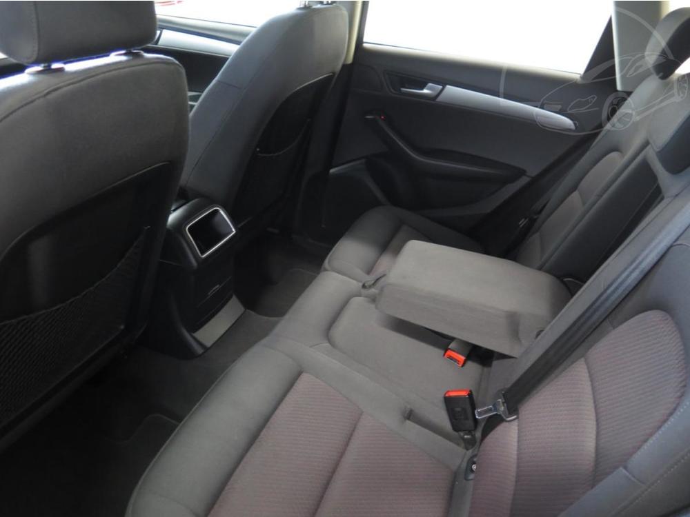 Audi Q5 2.0TDI Quattro, manul,1.majit