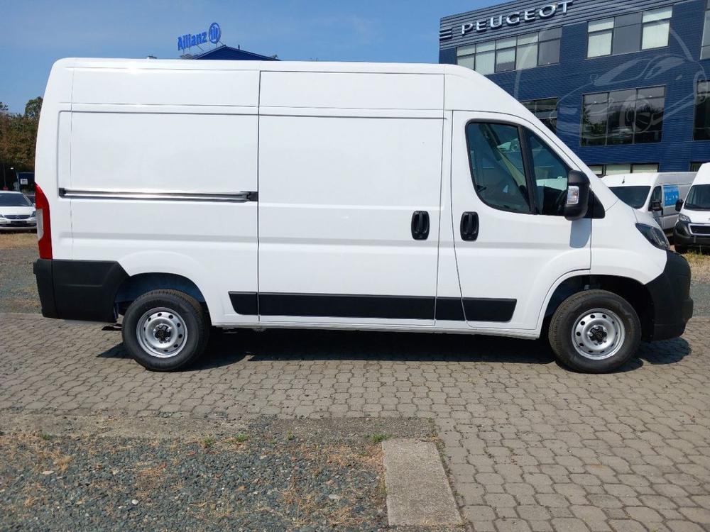 Peugeot Boxer Furgon 3300 L2H2 Blue HDi 140