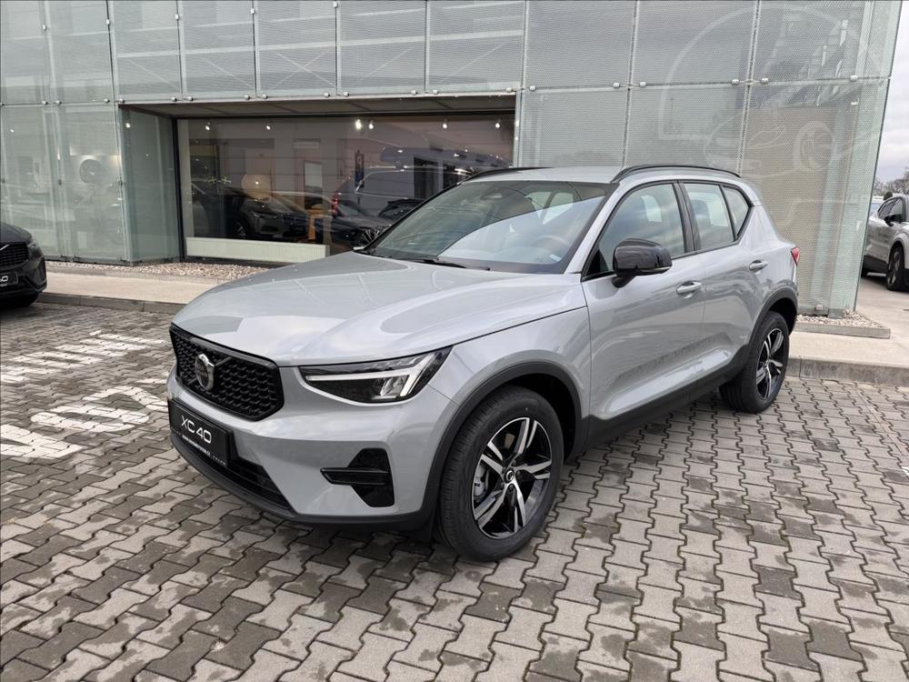 Prodm Volvo XC40 2,0 B3 FWD Plus Dark