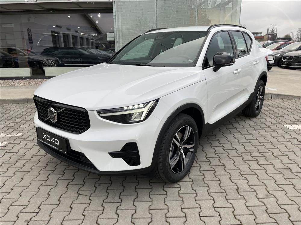 Prodm Volvo XC40 2,0 B3 FWD Plus Dark