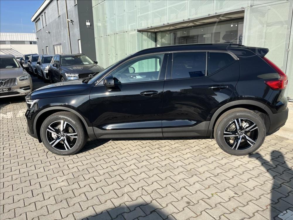 Volvo XC40 2,0 B3 FWD Plus Dark