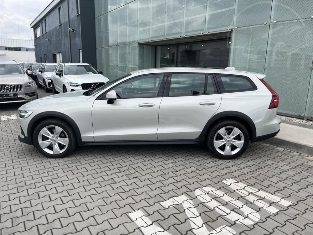 Volvo V60 2,0 D4 AWD Cross Country Poles