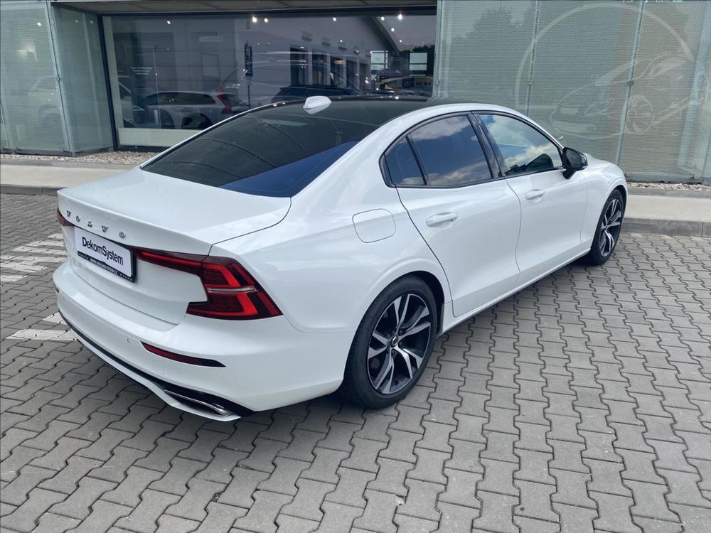 Volvo S60 2,0 B5 FWD benzin R-Design Aut