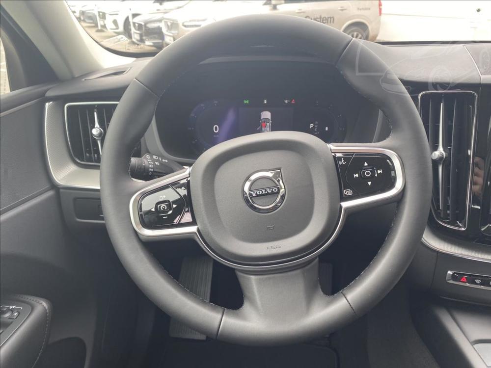 Volvo XC60 2,0 B4 AWD Plus Dark