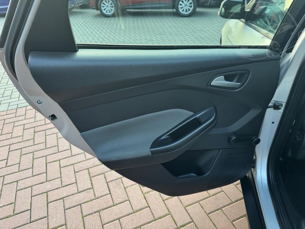 Ford Focus 1.6i Ti-VCT Navi Wintet Paket