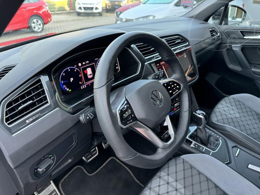 Volkswagen Tiguan 2.0TDi R-Line LED Navi Kamera