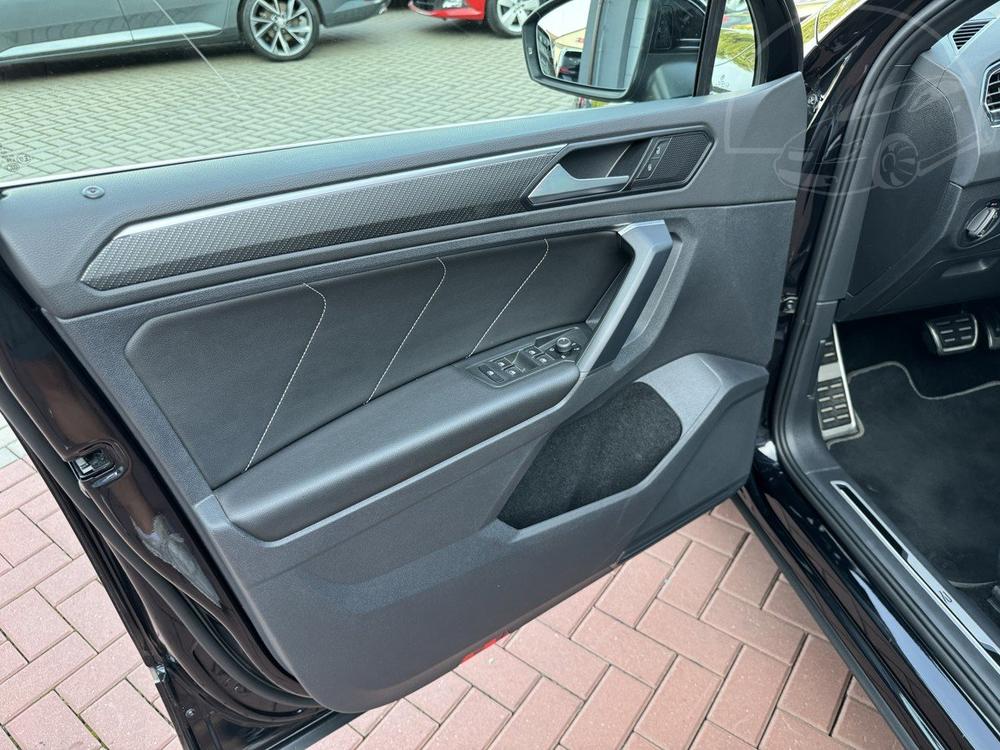 Volkswagen Tiguan 2.0TDi R-Line LED Navi Kamera