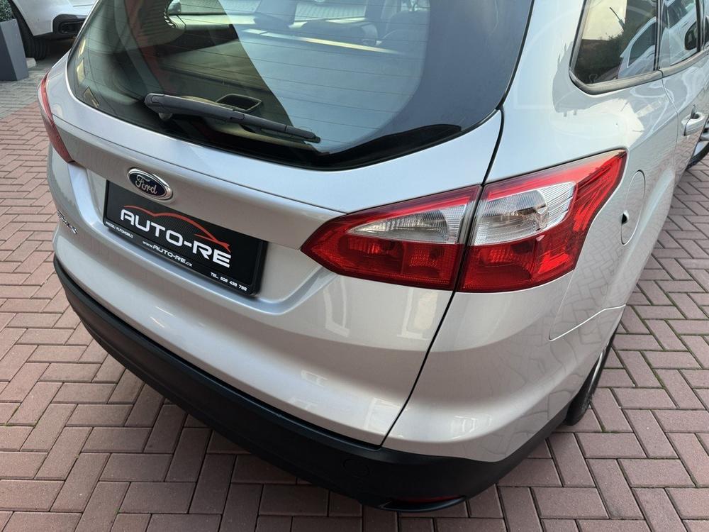 Ford Focus 1.6i Ti-VCT Navi Wintet Paket