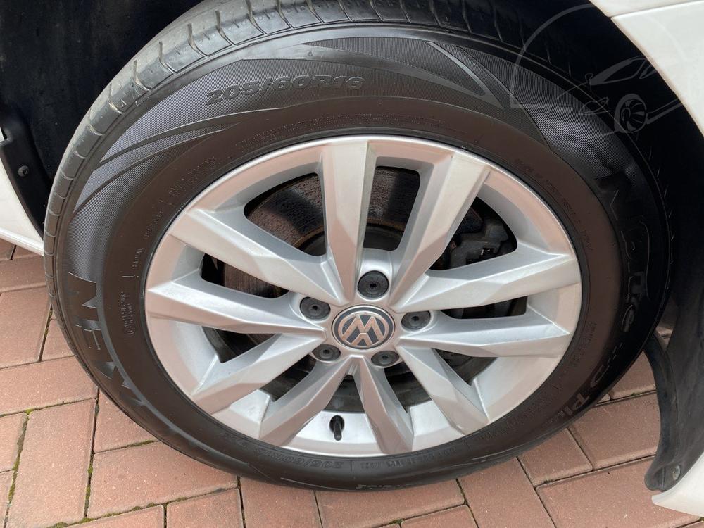 Volkswagen Touran 2.0TDi LED Navi Ad.Tempomat