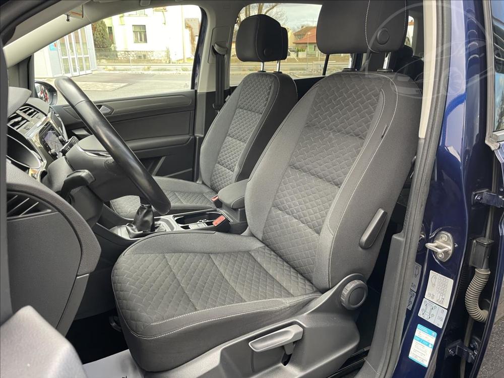 Volkswagen Touran 1.6 TDi D.Klima*Navi*Vyh. Sed