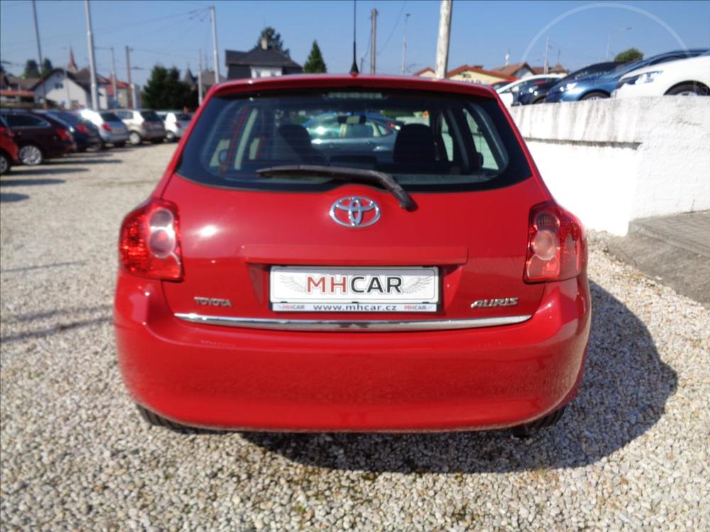 Toyota Auris 1,4 VVT-i 71kW