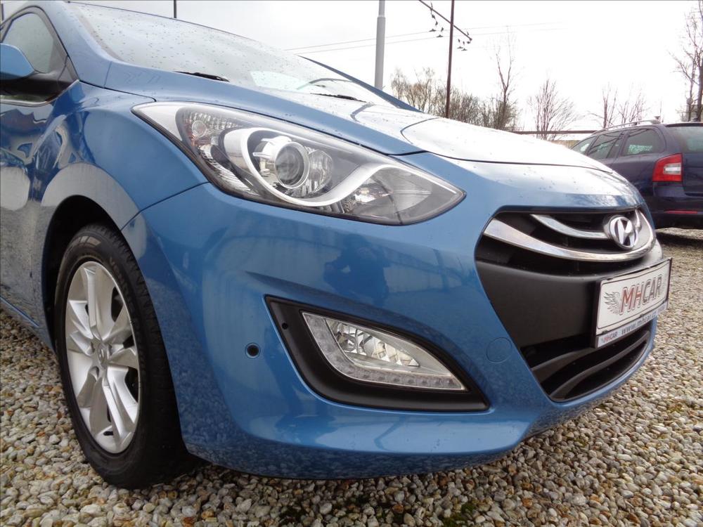 Hyundai i30 1,6 GDI 99kW Trikolor