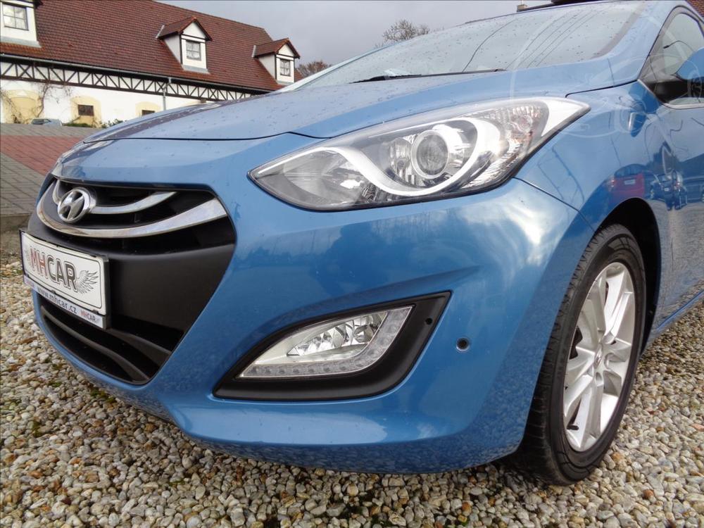 Hyundai i30 1,6 GDI 99kW Trikolor