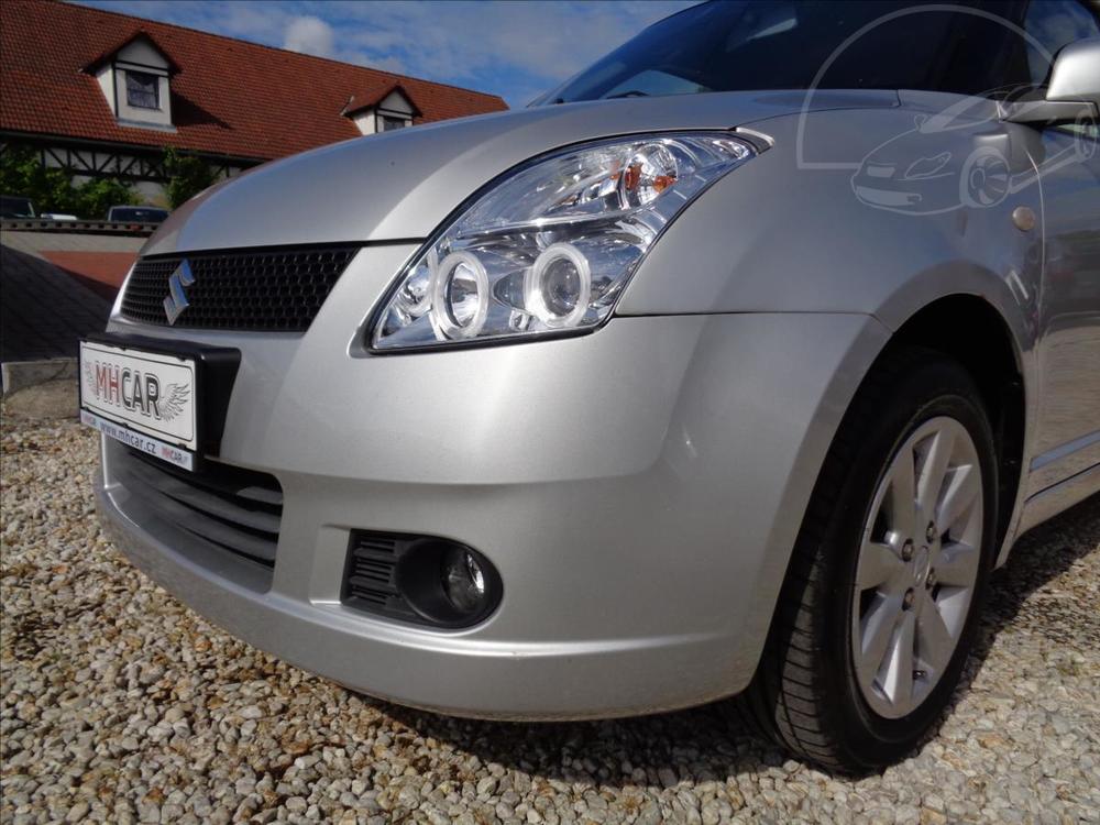 Suzuki Swift 1.3 i 4X4