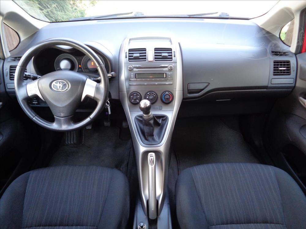 Toyota Auris 1,4 VVT-i 71kW