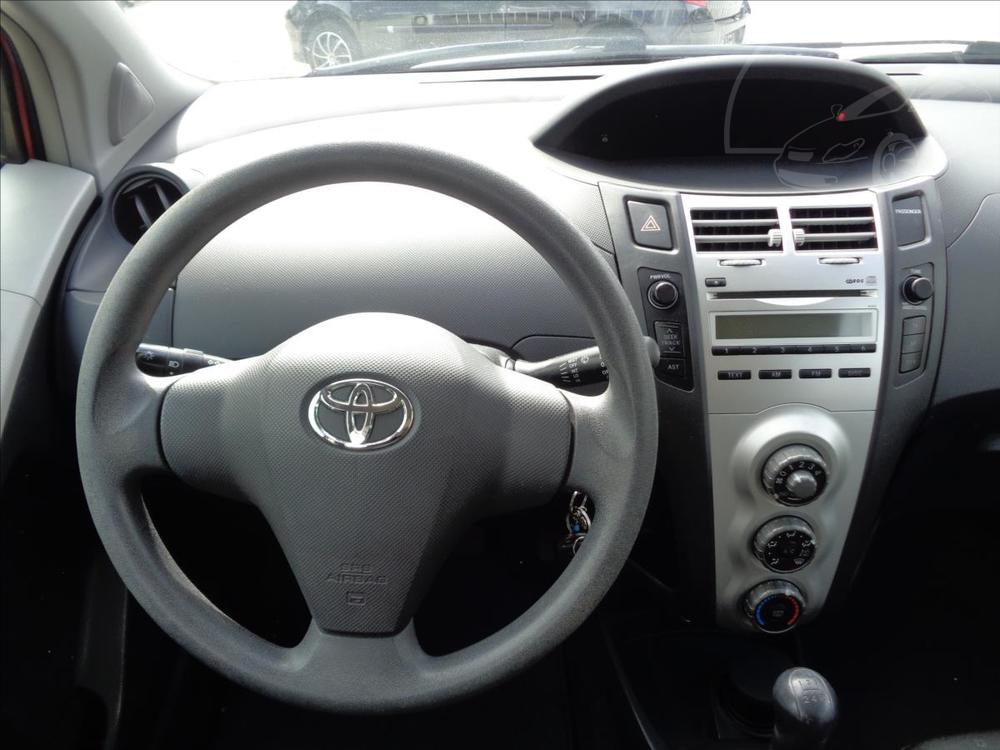 Toyota Yaris 1.0i 5dv