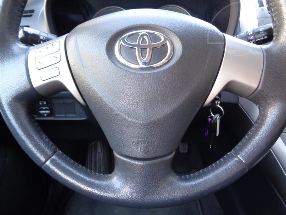 Toyota Auris 1,4 VVT-i 71kW