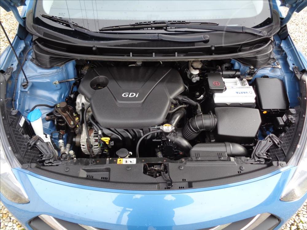 Hyundai i30 1,6 GDI 99kW Trikolor