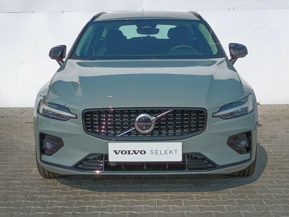 Volvo V60 Plus Dark B4 FWD 145kW