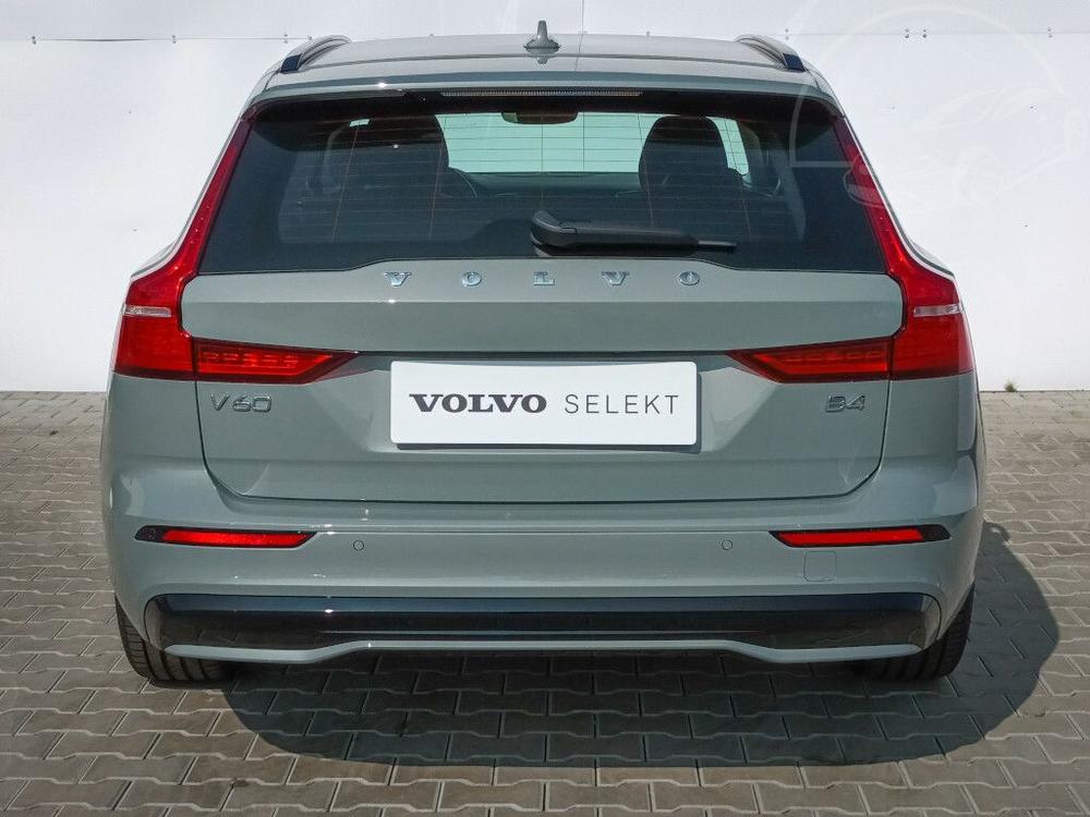 Volvo V60 Plus Dark B4 FWD 145kW